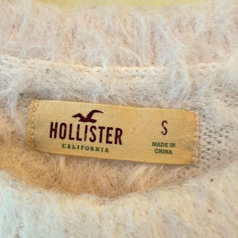 Hollister White Fuzzy Cold Shoulder Sweater Size Small - Picture 3 of 4